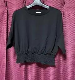 GU ブラック クロップド 半袖トップス