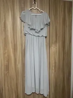 フリル付きライトグレーのマキシドレス L
