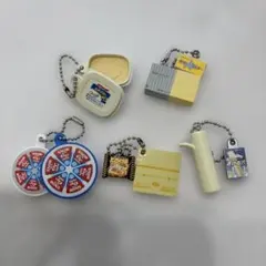 雪印　ミニチュアチャーム　ガチャガチャさけるチーズ　とろけるチーズほか３点