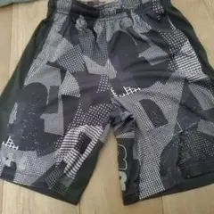 Under Armour グラフィック ハーフパンツ M