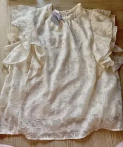 アイボリー フリル付き 半袖ブラウス