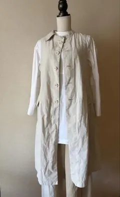 ベージュ ロングベスト ボタン付き