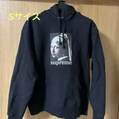 Supreme 真珠の耳飾りパーカー ブラック SUPREME/シュプリーム】よりプルオーバーパーカー（Pearl Hooded