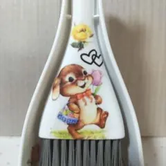 デコパージュ　ウサギと花のデザインちりとりとほうき