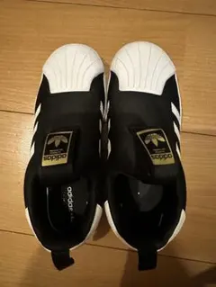 adidas キッズ スニーカー　スリッポン
