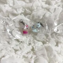 ハローキティ めじるしアクセサリー 天使 お花 2個セット
