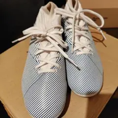  NEMEZIZ 17.3 TFJサッカートレシュー23cm メッシ adidas NEMEZIZ 17.3 TFJサッカートレシュー23cm メッシ - メルカリ