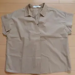 美品　Lugnoncure 　 半袖スキッパーシャツ　ベージュシャツのサムネイル
