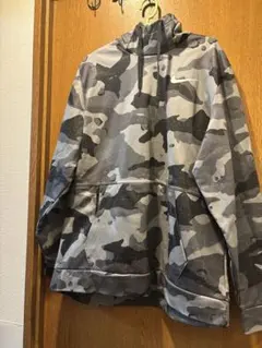 NIKE カモフラージュ フード付きパーカー