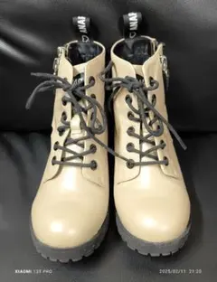 ANAP GIRL ベージュショートブーツ ２１㌢