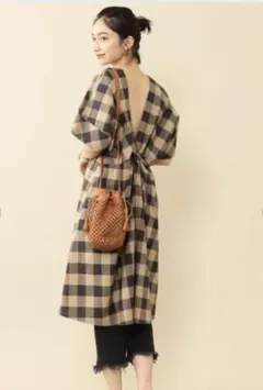 BEAUTY&YOUTH チェックバッククロス5分袖ワンピース リネンブレンドのサムネイル