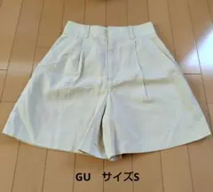 GU ベージュ ショートパンツ Sサイズ