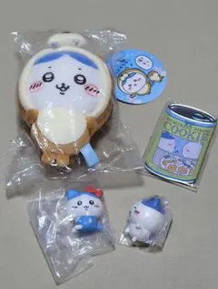 ④【ちいかわ】ハチワレマスコット　なりきりハローキティ 缶バッチ　4点セット