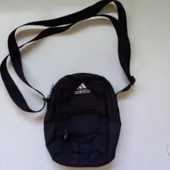 アディダスショルダーバッグ　黒