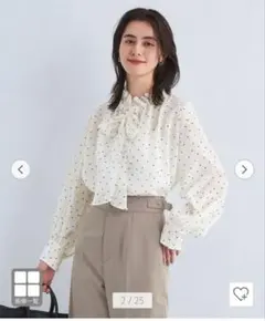 新品　グリーンレーベルリラクシング　ドット柄シアーフリル襟ボウタイブラウス