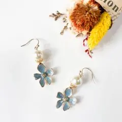 ブルーフラワー× パール ピアス／イヤリング｜透け感 花 揺れる 上品 きれいめ