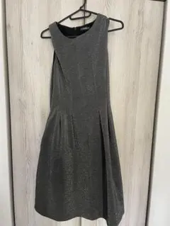 ノースリーブ グレー プリーツ ワンピースSサイズ