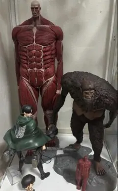 進撃の巨人 一番くじA賞獣の巨人 B賞リヴァイ ラストワン賞超大型巨人