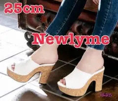 【新品】Newlyme　厚底チャンキーヒールサボサンダル　ホワイト　25cm　aのサムネイル