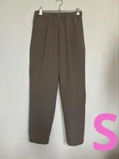 無印良品　風を通すストレッチサッカー織りテーパードパンツ