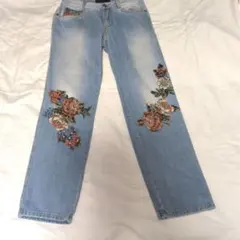 (希少)ERMANNO SCERVINO花柄刺繍 ライトブルー デニムパンツ38のサムネイル