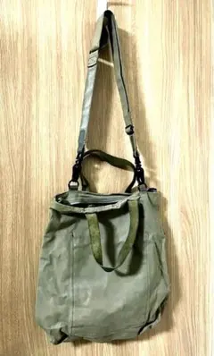 ⭐️美品❣️オリーブグリーン サコッシュ バッグ．男女兼用❗️