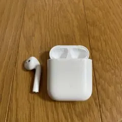 AirPods本体 充電ケース付き ホワイト 片方のみ