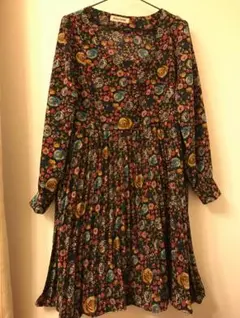 カスタネ レトロな花柄ワンピース