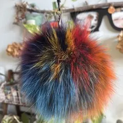 バックチャーム　カラフルファーポンポンキーホルダー