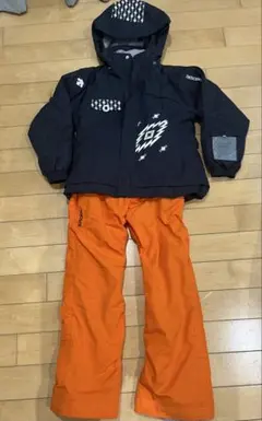 DESCENTE スキーウェアセット（子ども用）