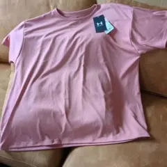 新品未使用)UNDER ARMOUR　半袖Tシャツ！S サイズ！定価3850円！