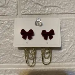 ボルドーリボンとゴールドチェーンのピアス