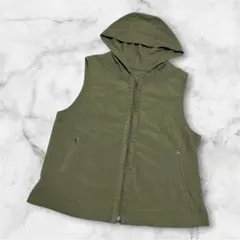 3way薄手ベスト　裾フリルベスト　へプラム風ベスト　カーキ