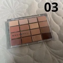 【新品】WAKEMAKE ソフトブラーリングアイパレット　03