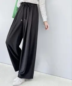 ギャザーワイドストレートイージーパンツ　L