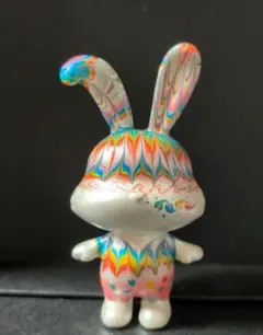 カラフルウサギ型置物 垂らしアート 流体アート ベアアート