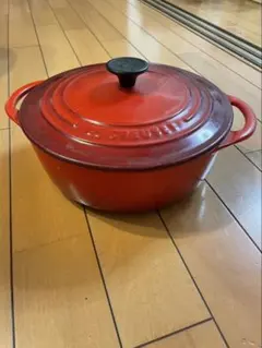 赤い鋳鉄製両手鍋 大 - メルカリ