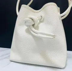 美品♡ VASIC ボンドミニ ホワイト ハンドバッグ シボ革 本革