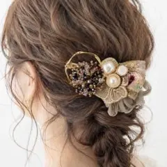 ヘアクリップ　刺繍フラワーリボンボタン×シャンパンビーズ