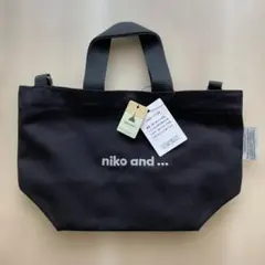 【niko and...　ニコアンド】オリジナルロゴ刺繍ショルダーバッグブラック