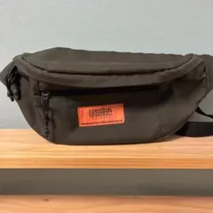 UNIVERSAL OVERALL ボディバッグ オリーブ