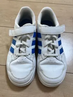 美品♡夏にぴったり！adidas スニーカー 21cm ホワイト&ブルーレッド
