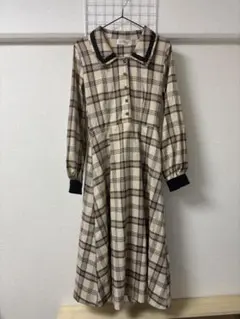 ベージュ系チェック 長袖ワンピース