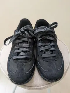 adidas スニーカー22.5