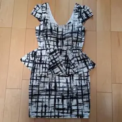DazzQueen ペプラムドレス Sサイズ