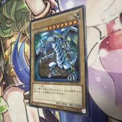 青眼の白龍　 ブルーアイズホワイトドラゴン 石盤背景　SD25-JP0