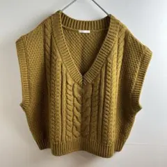GU チャンキーニットクロップドベスト ざっくり編みニット マスタード L