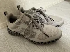 Item thumbnail for item 8210b6e6-a120-4cc3-949b-ae2e4344e29c