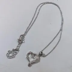 新品未使用 ラインストーンつき ハート型ネックレス シルバー キラキラ 高見え♡