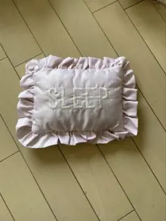 ジェラートピケ フリル付き薄ピンクポーチ「SLEEP」